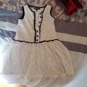 Girls lace black and white dress